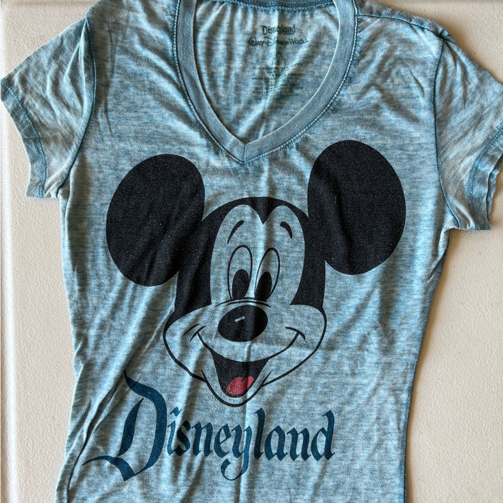 Retro Disneyland V-neck shirt